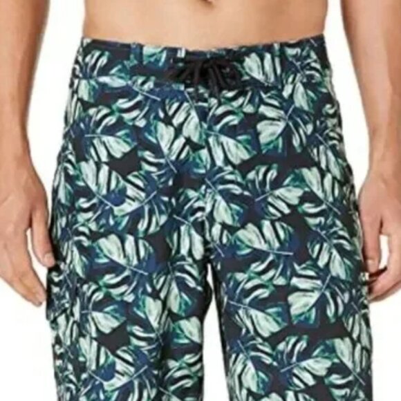 Men's Leaf Pattern Swim Shorts - Black and Green - Size: 32 - Picture 3 of 9
